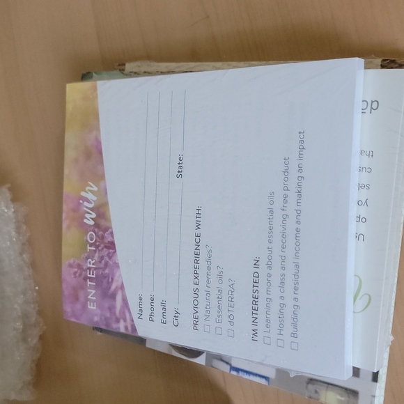 Essential Oils Selling Kit - Picture 3 of 4